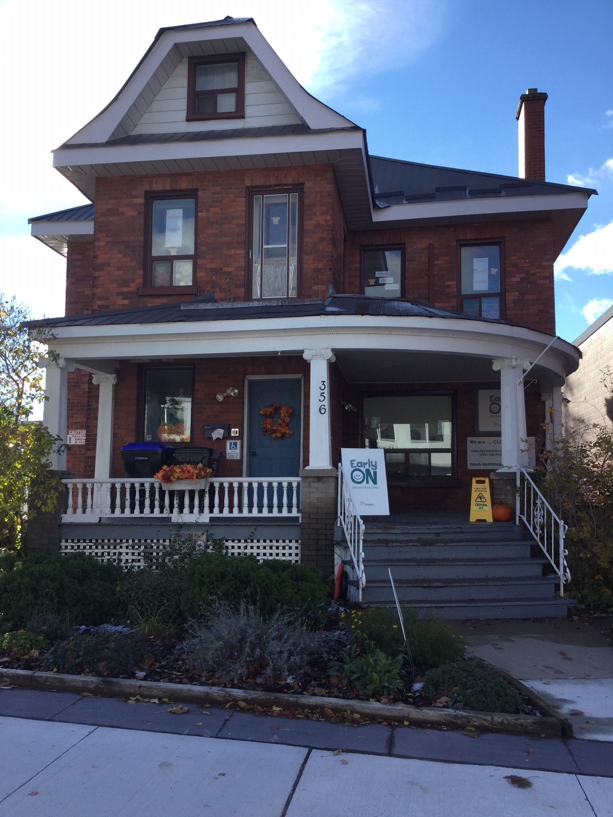 Picture of an older building.